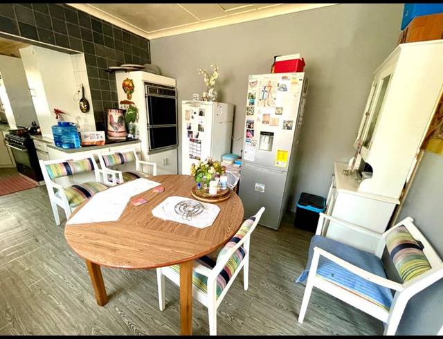 3 BEDROOM HOUSE FOR SALE IN SILVERFIELDS